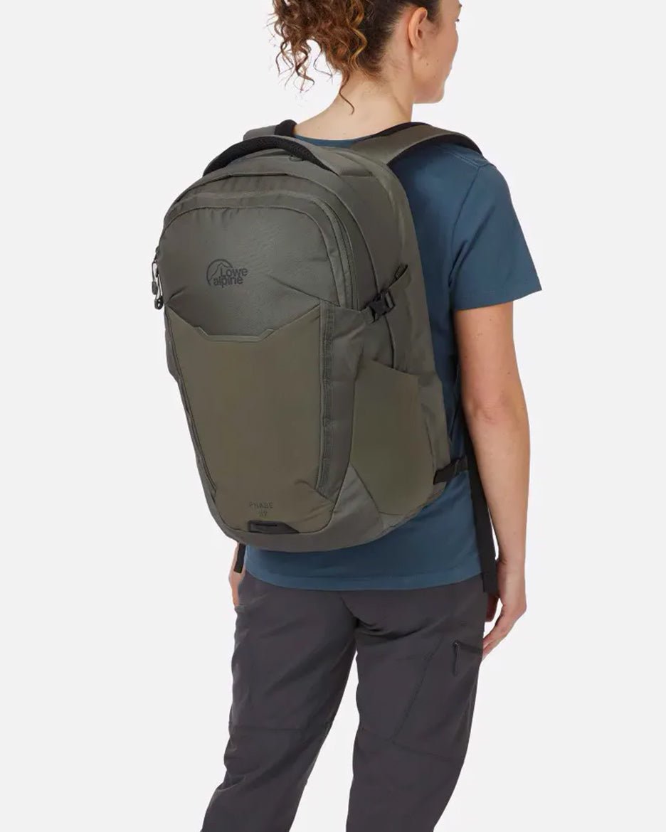 Lowe Alpine Phase - Mochila de Trabajo de 28, 30 o 32L con Hueco Forrado para Portátiles - Mochilas