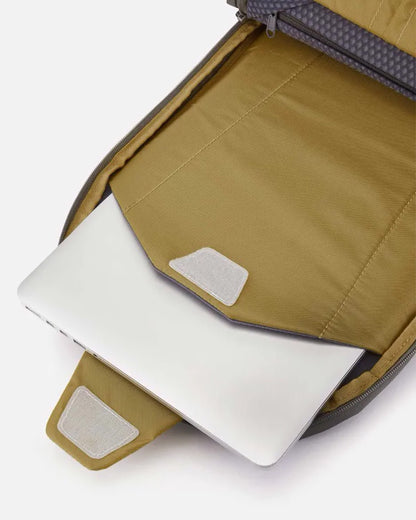 Lowe Alpine Phase - Mochila de Trabajo de 28, 30 o 32L con Hueco Forrado para Portátiles - Mochilas