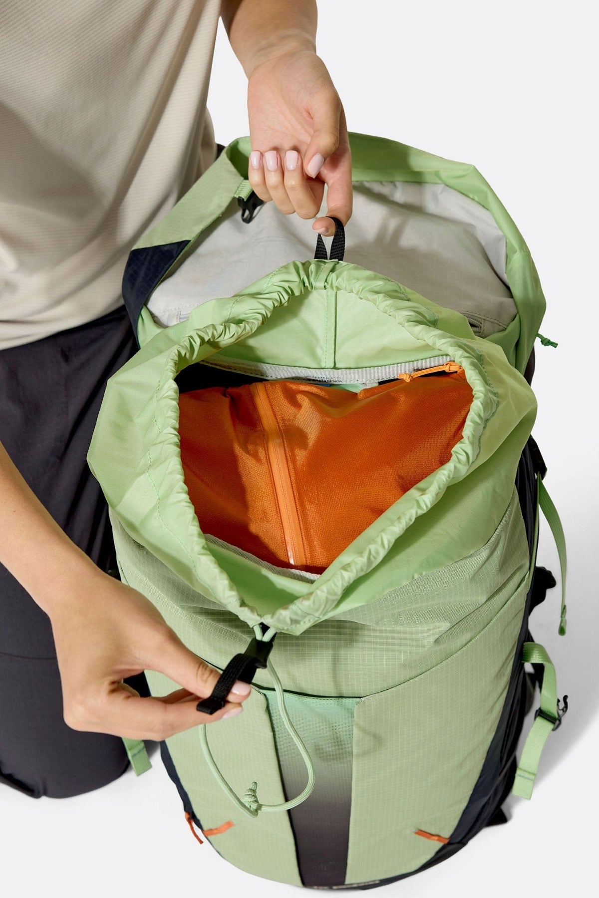 Rab Airox 28 ND | Mochila ventilada de mujer para senderismo y travesías ligeras - Mochilas